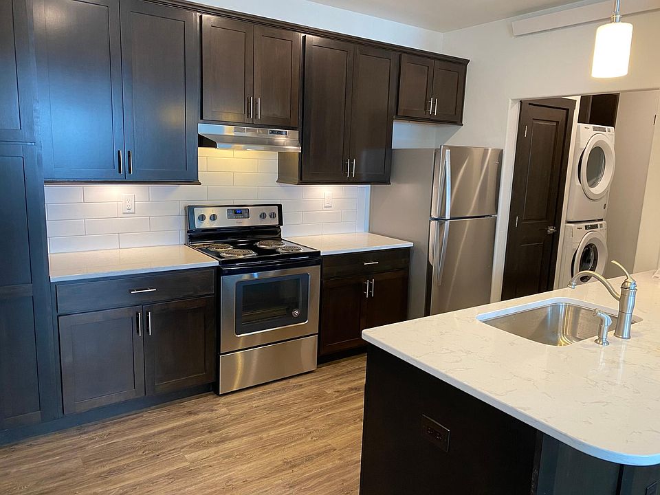 Granby Dairy Suites - furnished 1 bed/1 bath - alder wood cabinets with lots of storage - quartz countertops - stainless steel appliances - Whirlpool FULL SIZE washer and dryer - open floor plan