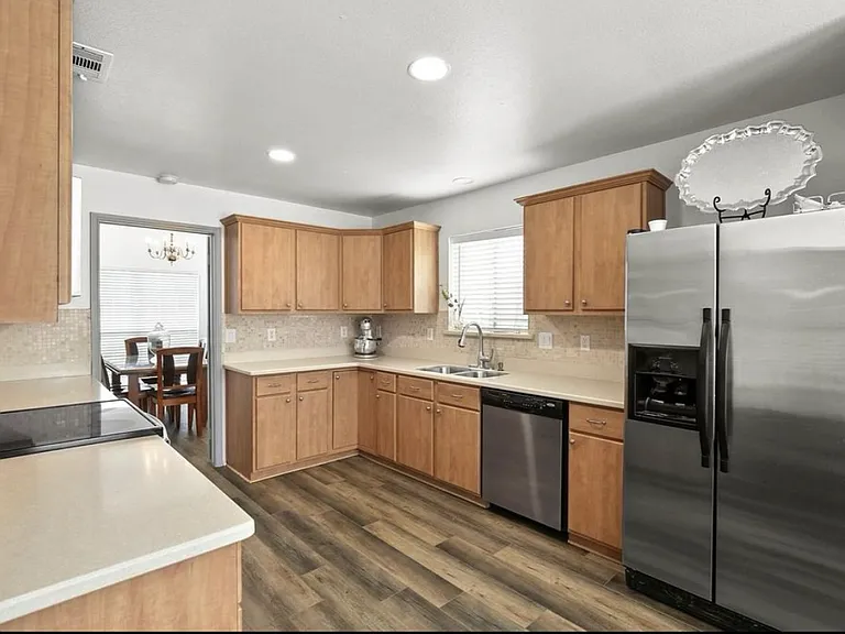 1805 Country Ct — Photo 11