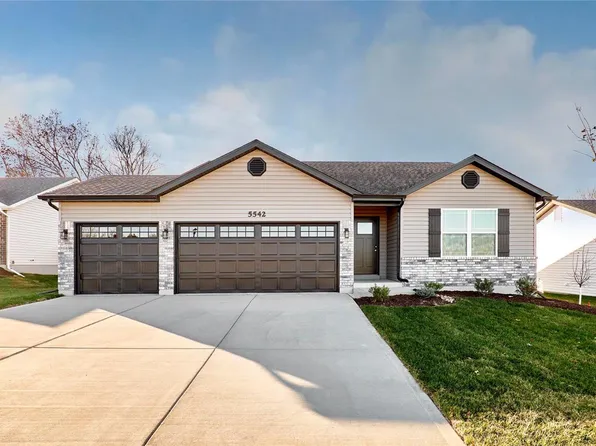 1122 Bronze Dr, Foristell, MO 63348