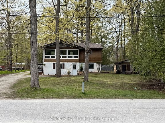 2nd image of 288 Knox Rd E