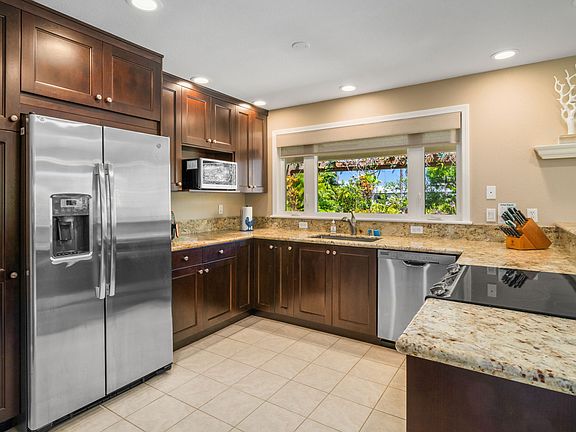 Kitchen with Bar Counter - Electric Appliances