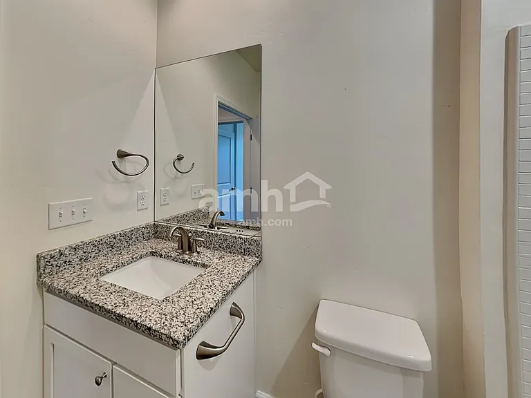 1519 S Horton St — Photo 8
