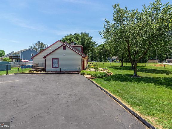 4th image of 5506 Cedarbrook Dr