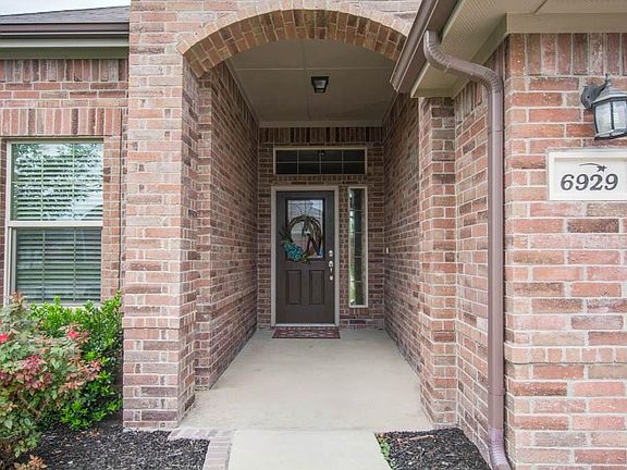 3rd image of 6929 Meandering Creek Ln