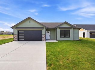 429 Rockers Dr, Baldwin City, KS 66006