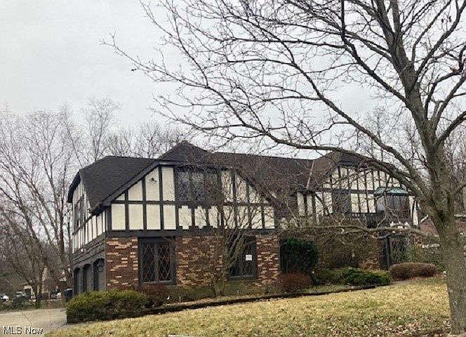 1st image of 6868 Creekwood Ln