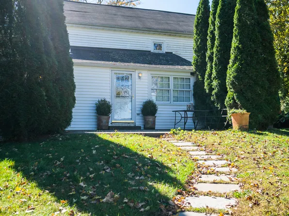 5 W Wind Ln, Brewster, NY 10509