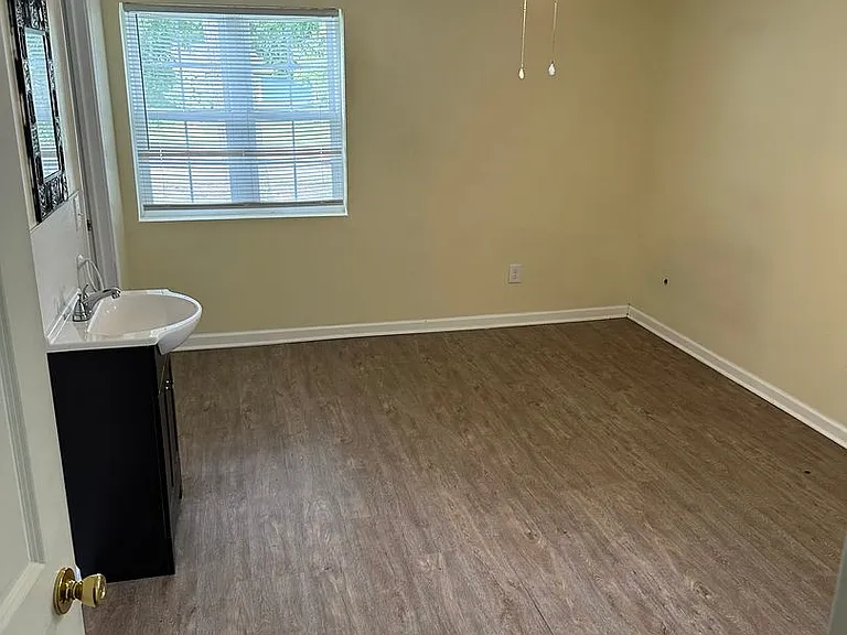523 Hilltop Dr — Photo 19