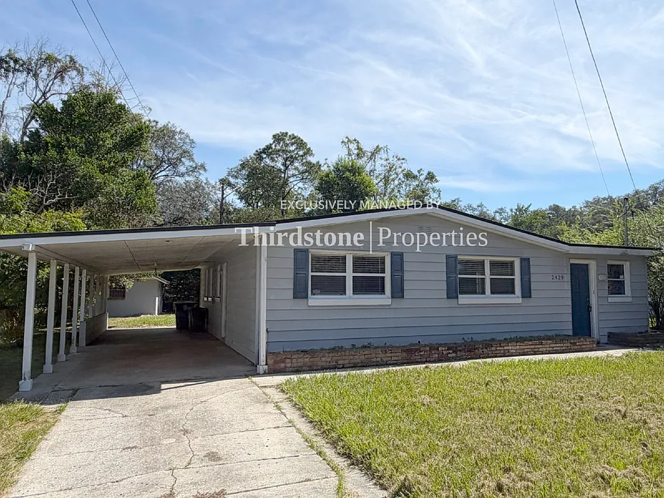 2429 Miss Muffet Ln W