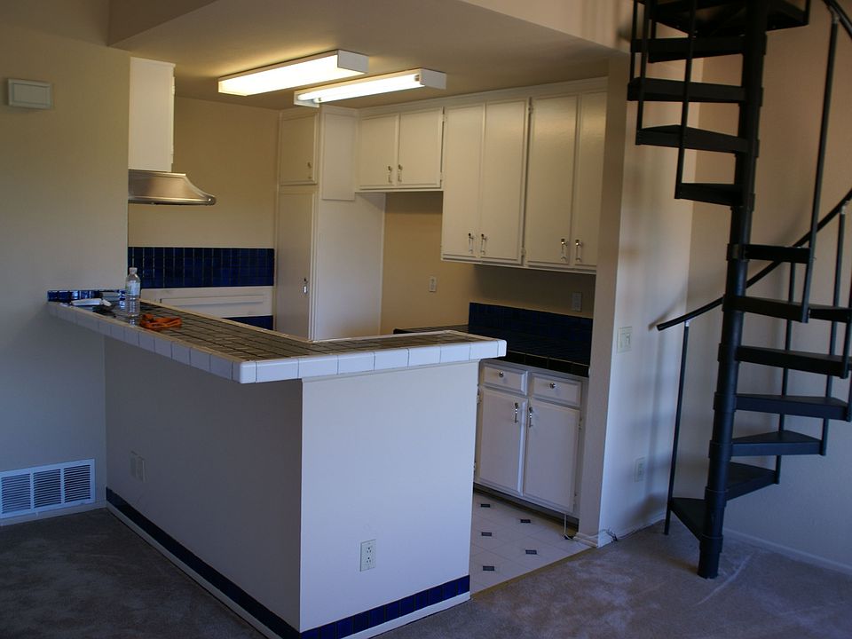 kitchen stair to loft
