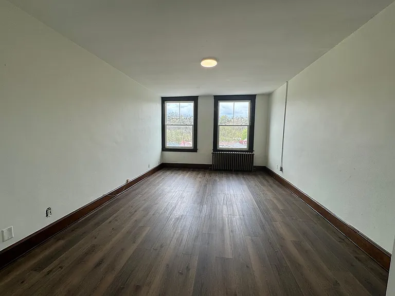 208 N Warren Ave #G — Photo 10