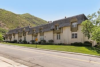 3rd image of 3000 E Kennedy Dr APT 5