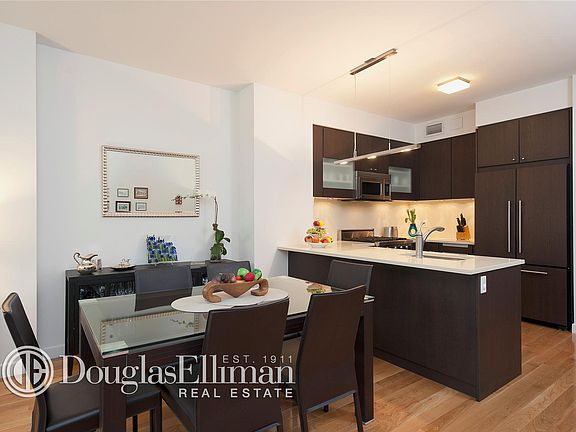 2nd image of 454 W 54th St APT 4P