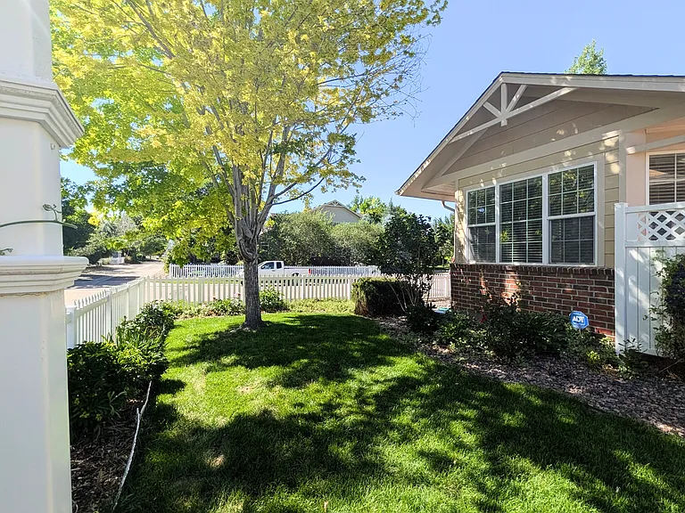 221 Homestead Pkwy — Photo 2