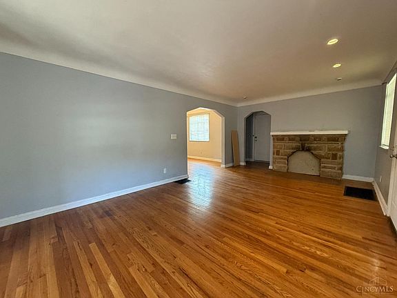 4th image of 3740 Norwich Ln