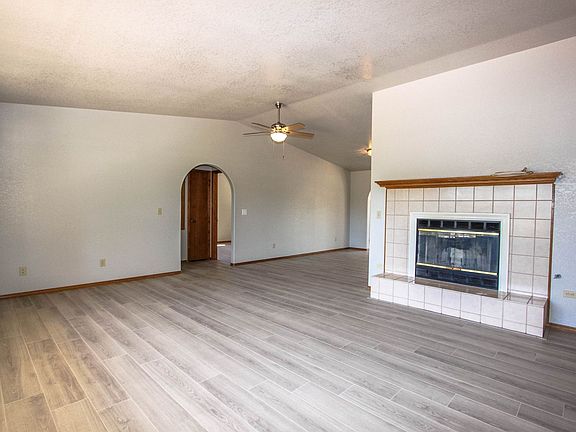 3rd image of 2360 W Twinoaks Dr