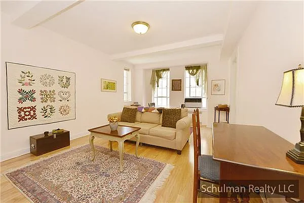 Rented by Schulman Realty LLC | media 1