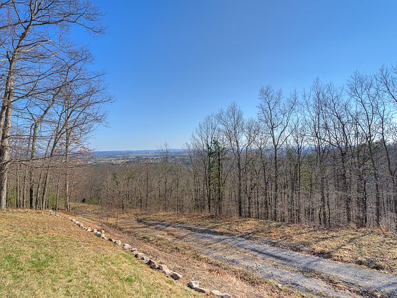 2nd image of 800 Southwoods Dr