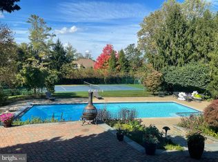 9927 S Glen Rd, Potomac, MD 20854