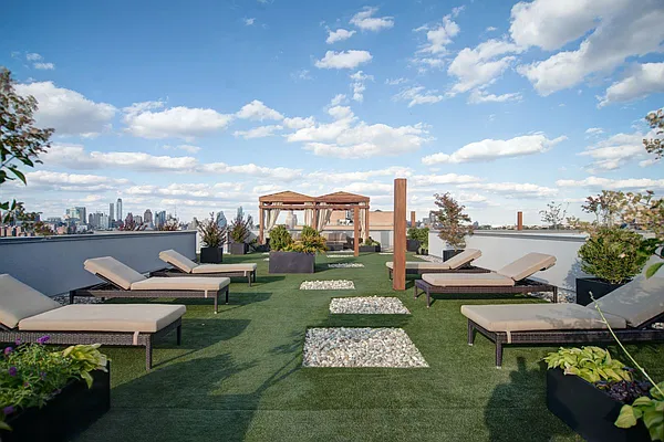 Rented by Compass | media 24