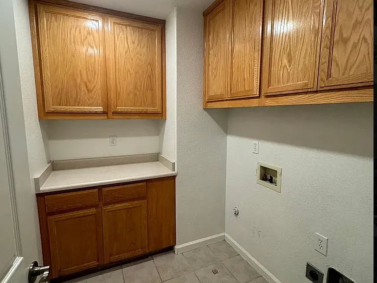 1311 Gianna Ln — Photo 8