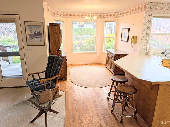4th image of 24963 Fox Ridge Dr