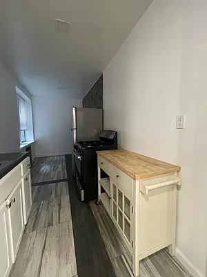 Rented by Candid Listings LLC | media 12