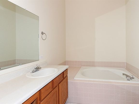 5th image of 1540 Thornfield Ln APT 7