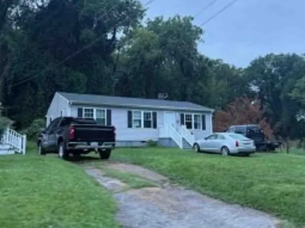 301 Watkins St, Farmville, VA 23901
