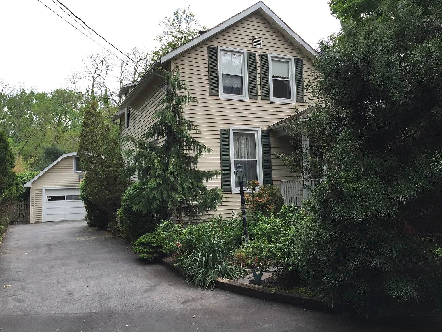 3 bed, 1155 sqft, $4,100 — Photo 1