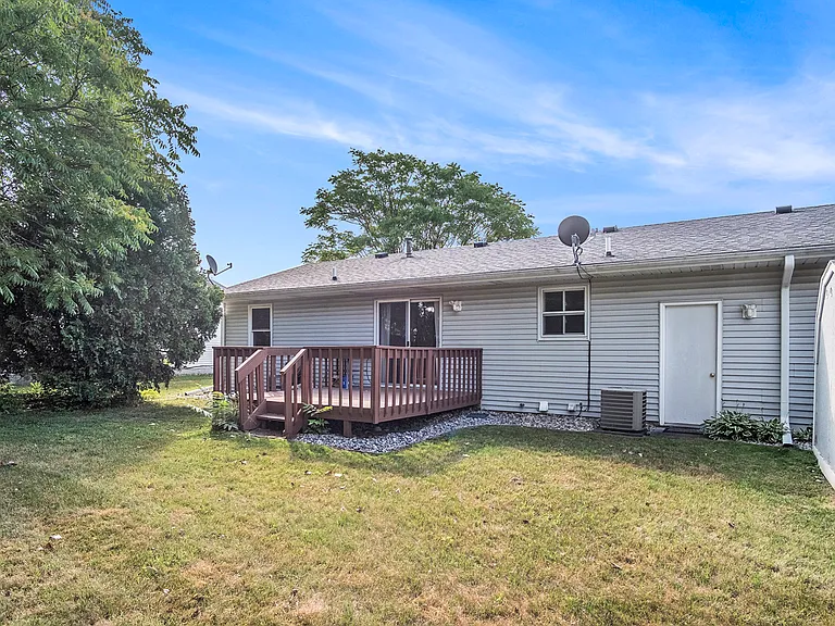 6679 Pleasantview St NE — Photo 22