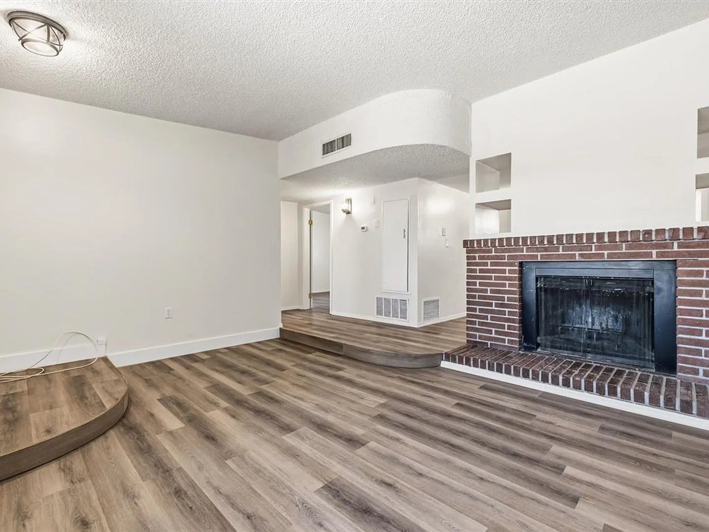2 Bedroom 2 Bathroom Home with Flex Space & Spacious Backyard! — Photo 3