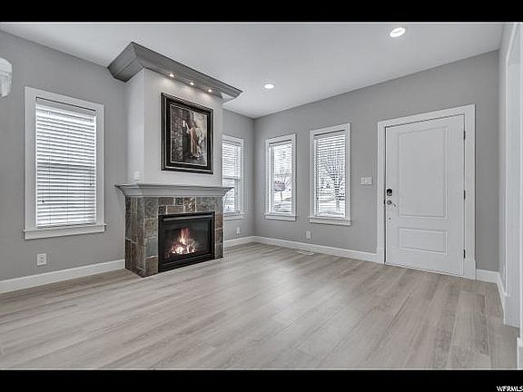 4th image of 3844 S Lake Vista Dr