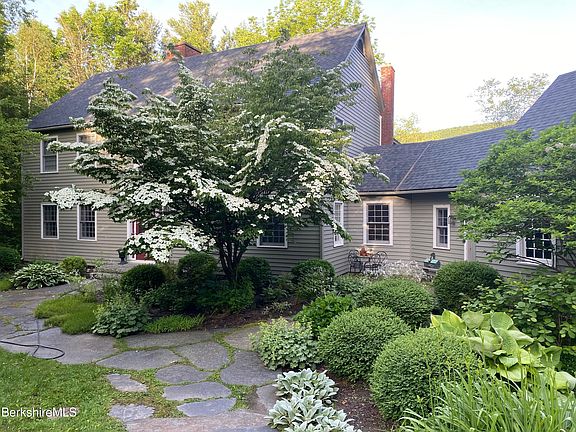 3rd image of 14 Old Tree Farm Rd