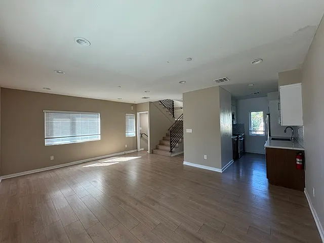961 1/2 N Saint Andrews Pl #1 — Photo 8