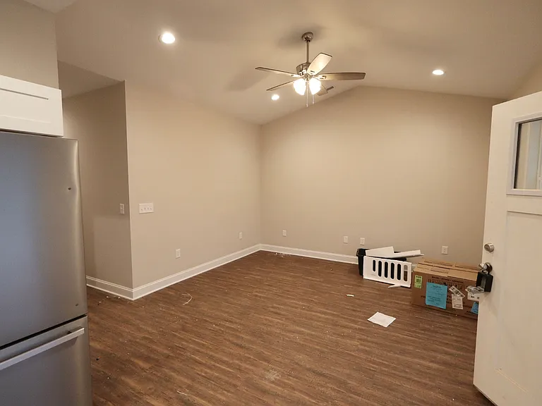 612 Vang Ct #612 — Photo 12