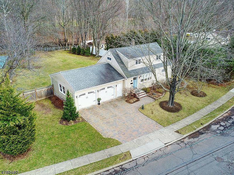 1st image of 25 Kaufman Dr