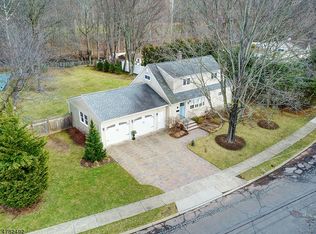 25 Kaufman Dr, Westwood, NJ 07675