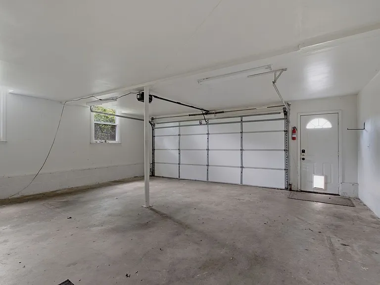 1303 General Macarthur Dr — Photo 30