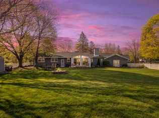 127 Carlysle Dr, Brooklyn, MI 49230