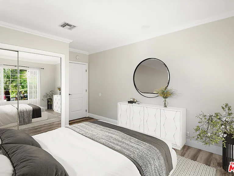 4747 Cartwright Ave — Photo 7