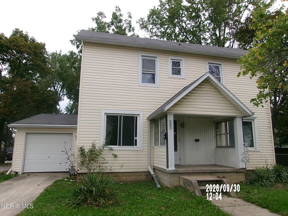 1st image of 203 E Oak St
