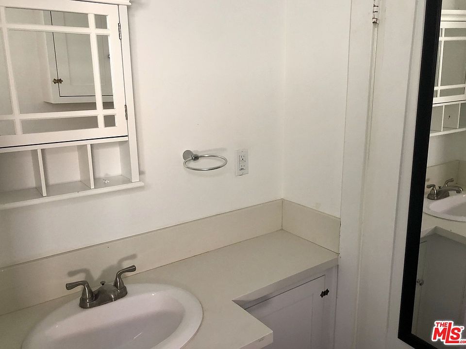 2nd image of 320 Columbia Ave #1/4