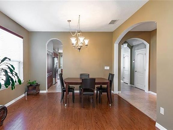 4th image of 546 Jasmine Bloom Dr