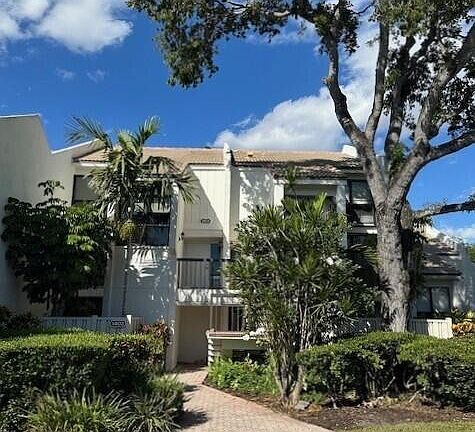 2nd image of 1405 Bridgewood Dr #1405