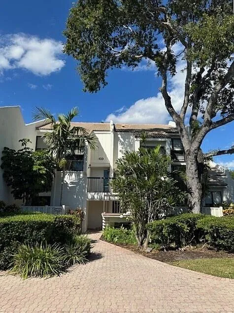 Building Photo - 1405 Bridgewood Dr #1405