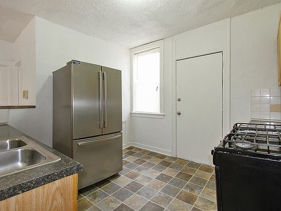 3rd image of 8456 S Wabash Ave #20-1