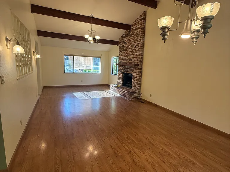 1349 Helen Ave — Photo 4