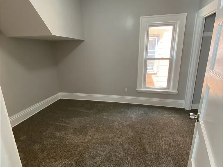 811 Columbus Pkwy — Photo 5