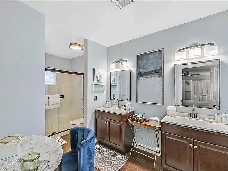7882 W Gilmore Ave — Photo 23